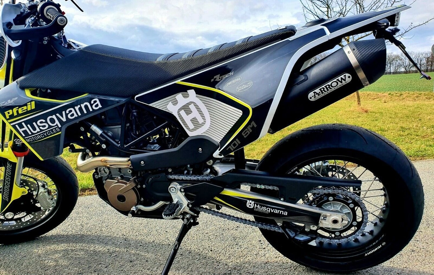 Motorrad Husqvarna 701 Supermoto BLACK EDITION 2022, Baujahr 2022, 0 km , Preis 12.600,00 EUR