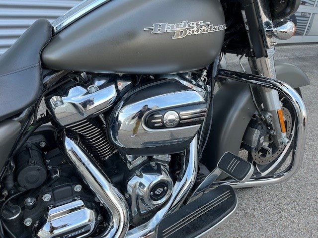 Harley-Davidson Street Glide FLHX (Industrial Gray Denim) - Bild 2