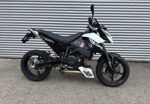 KTM 690 Duke (weiß)