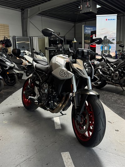 GSX-8S