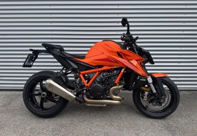 KTM 1390 Super Duke R (orange)