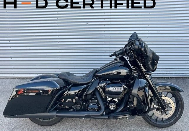 Harley-Davidson Touring Street Glide Special FLHXS (Vivid Black)