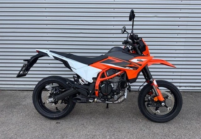 KTM 125 SMC R ()