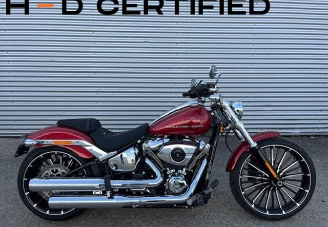 Harley-Davidson Softail Breakout FXBR (Brilliant Red)