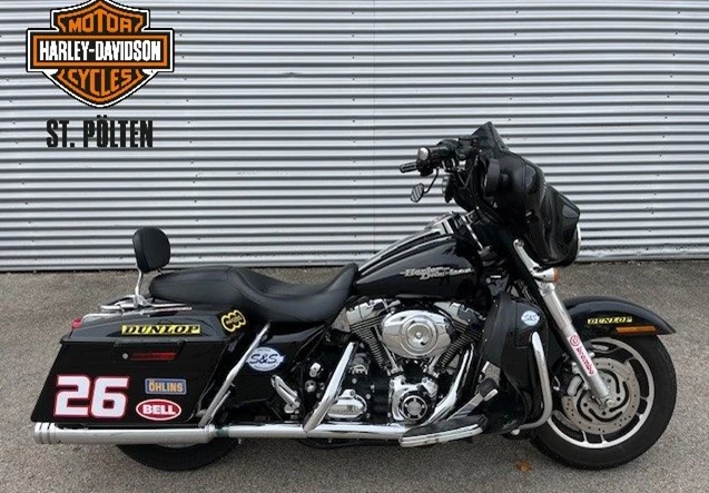 Harley-Davidson Street Glide FLHX (Vivid Black)