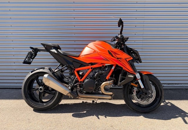 KTM 1390 Super Duke R (orange)
