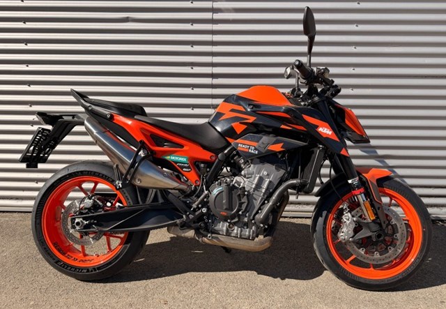 KTM 890 Duke GP (orange)