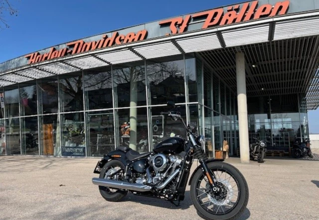 Harley-Davidson Softail Street Bob 114 FXBBS (schwarz)