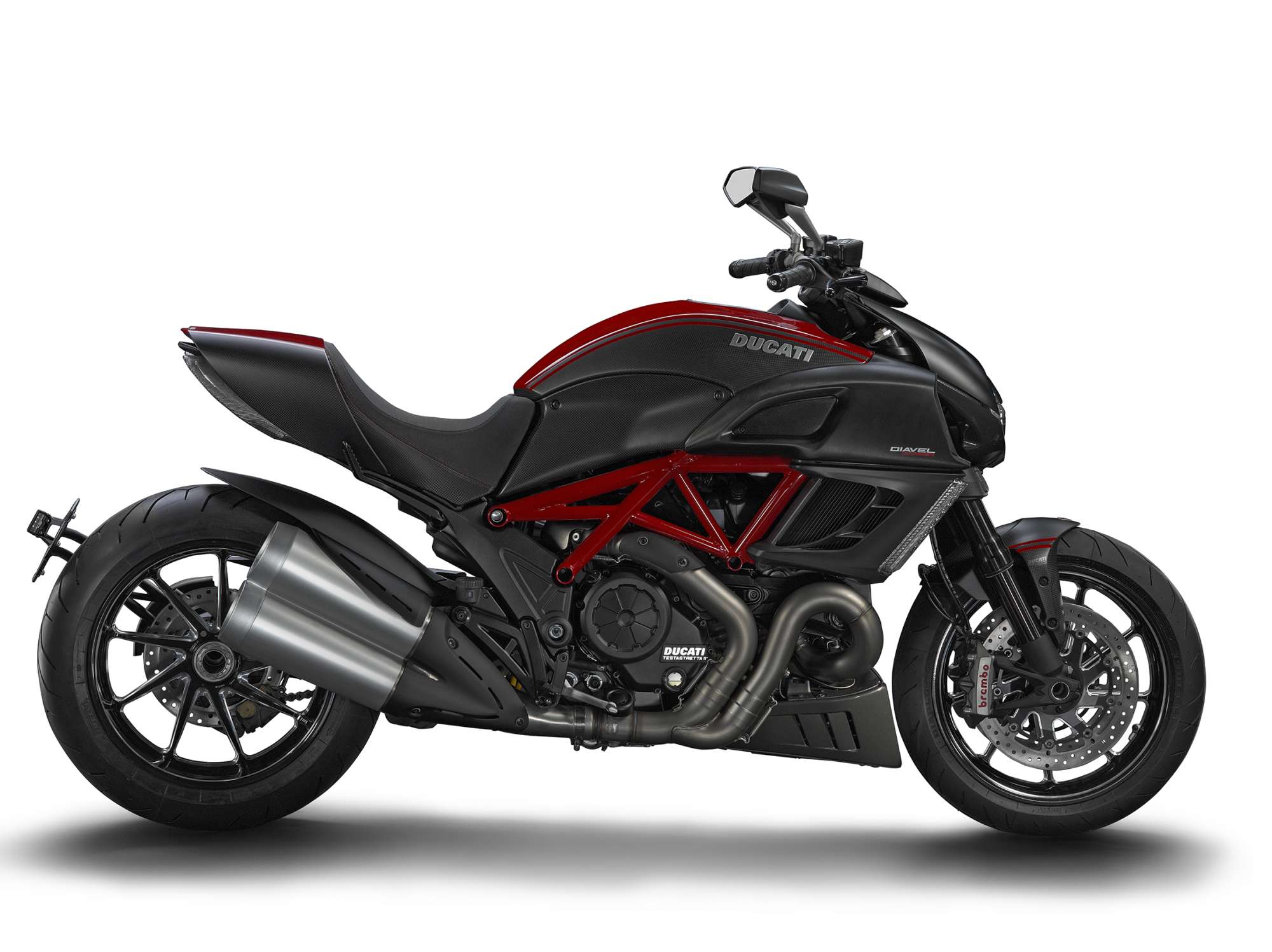 Motorrad Vergleich Yamaha MT 09 SP 2022 Vs Ducati Diavel Carbon 2013