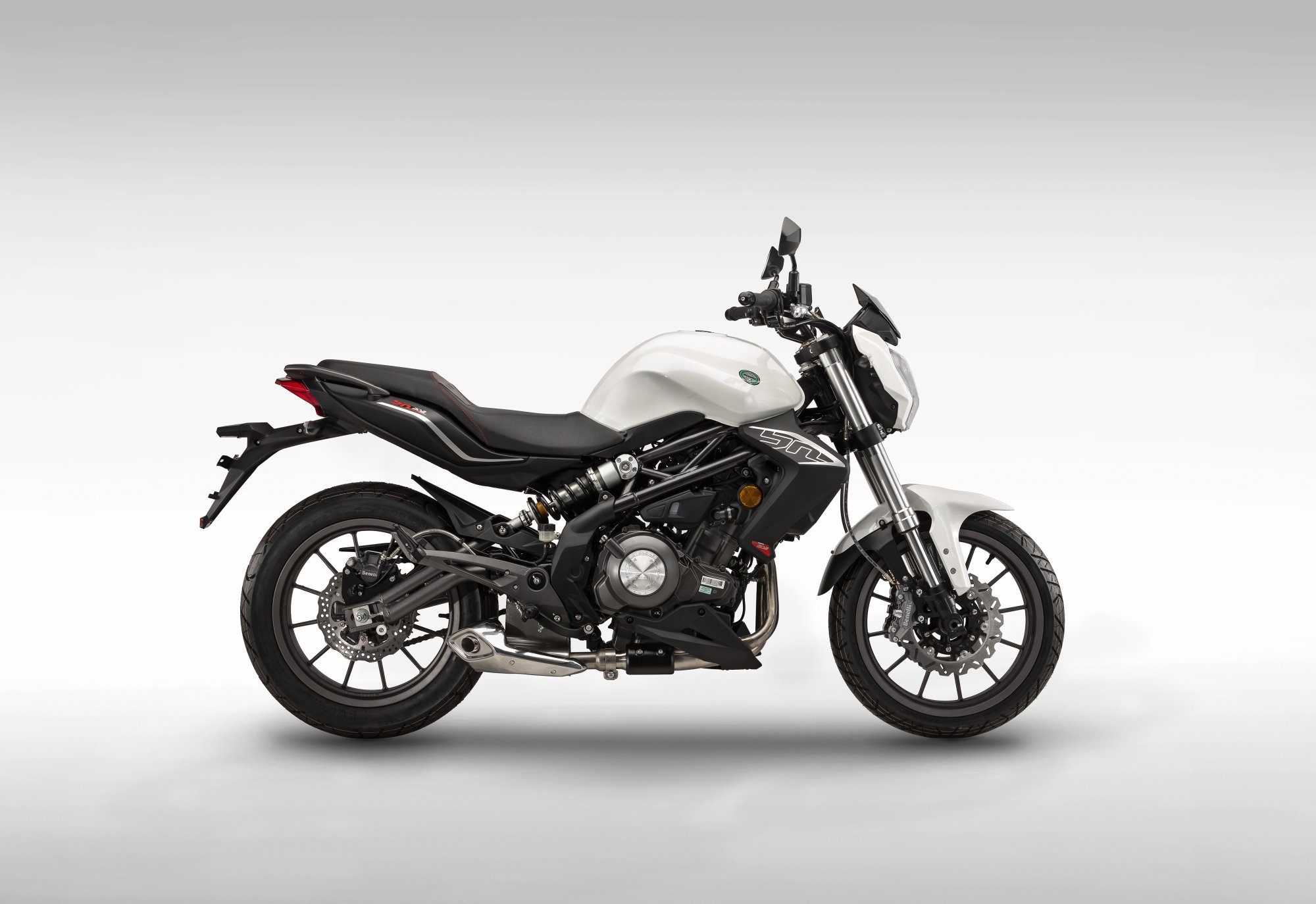 Motorrad Vergleich Benelli Bn Vs Benelli Bn