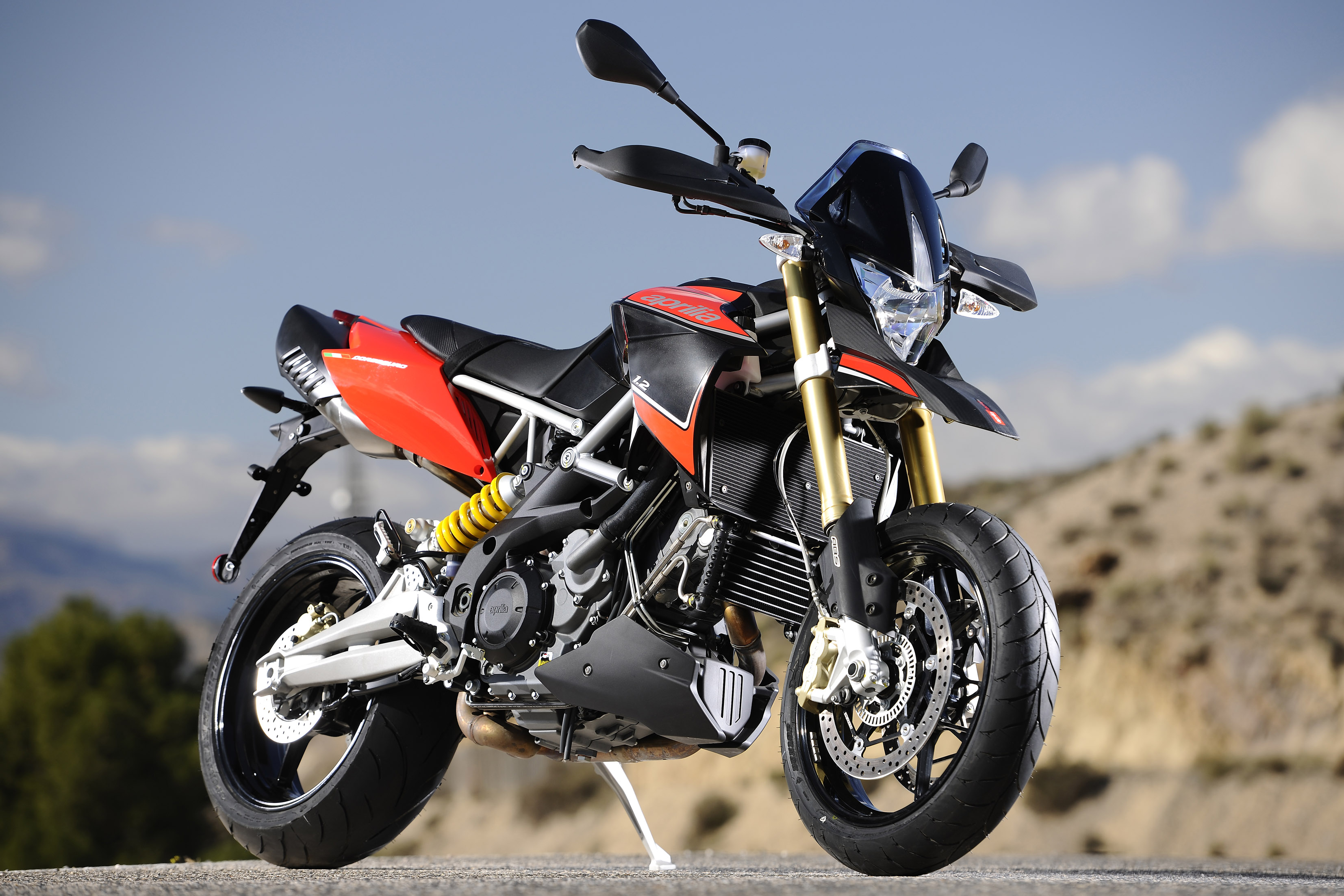 Motorrad Vergleich Aprilia Dorsoduro 900 2021 Vs Aprilia Dorsoduro