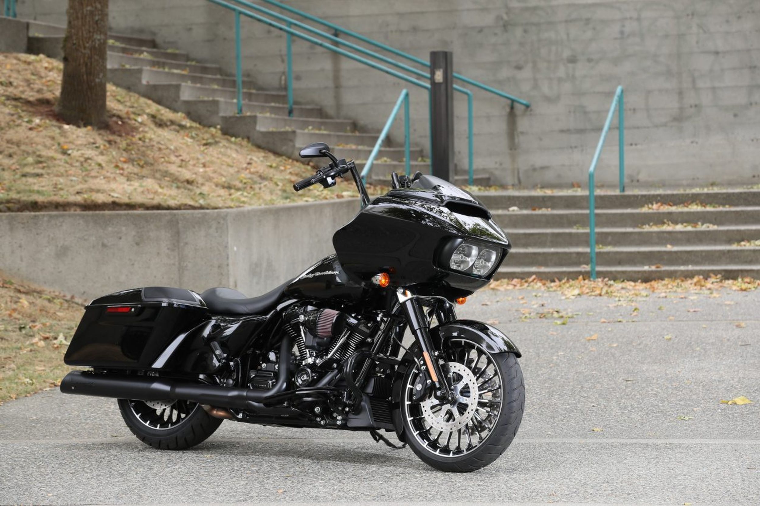 Motorrad Vergleich Harley Davidson Touring Road Glide Special Fltrxs