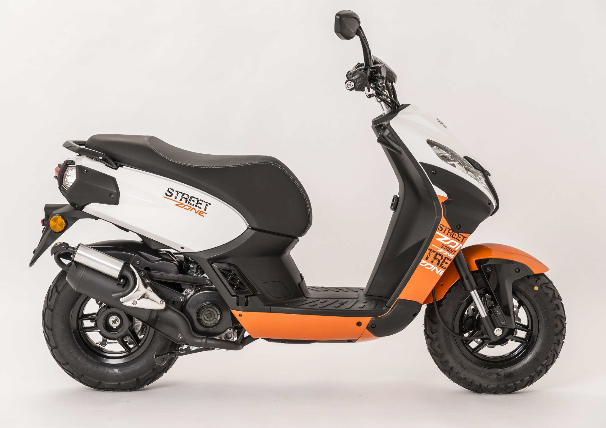 Motorrad Vergleich Peugeot Kisbee 50 RS 2T 2015 Vs Peugeot Streetzone