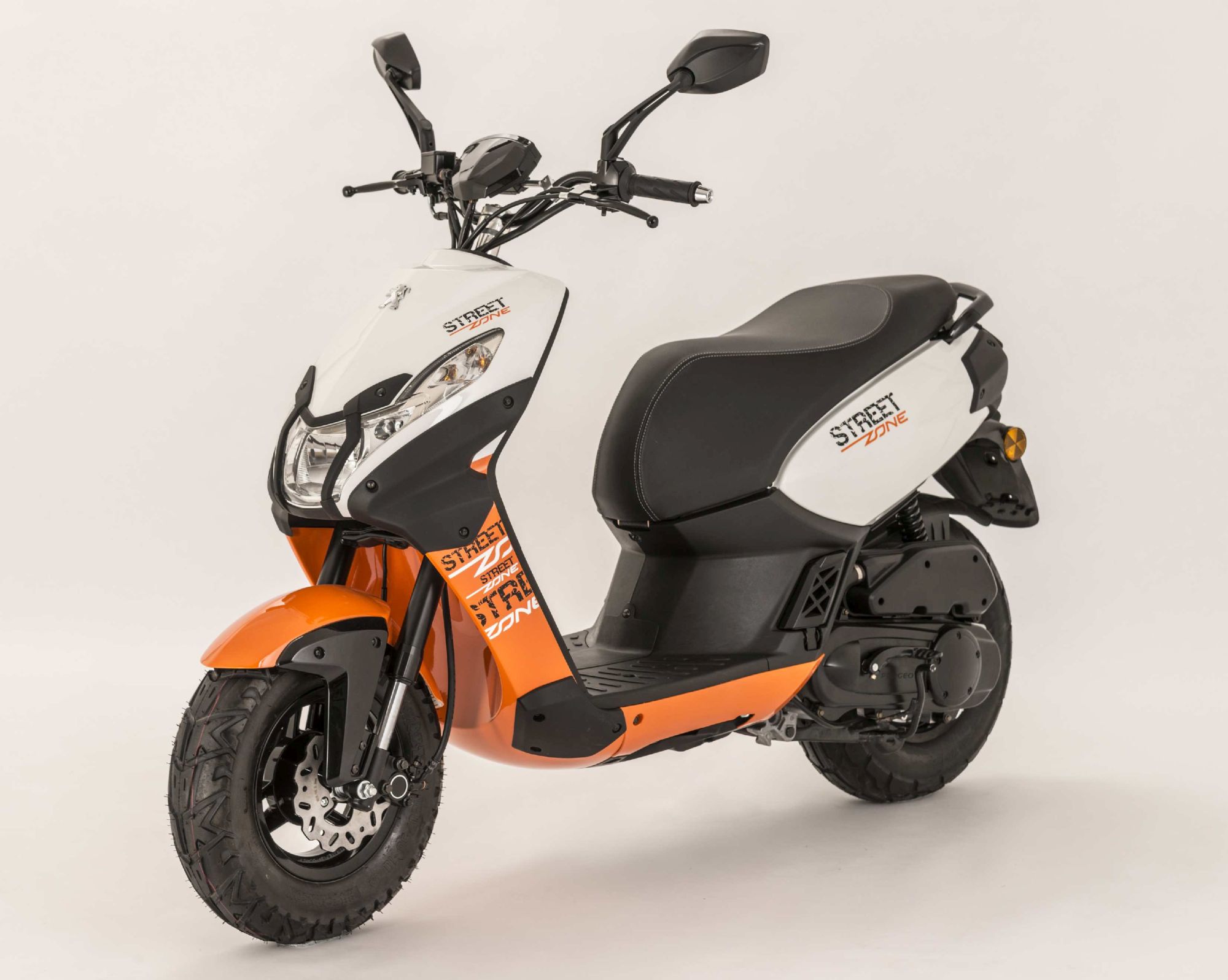 Motorrad Vergleich Peugeot Kisbee Rs T Vs Peugeot Streetzone