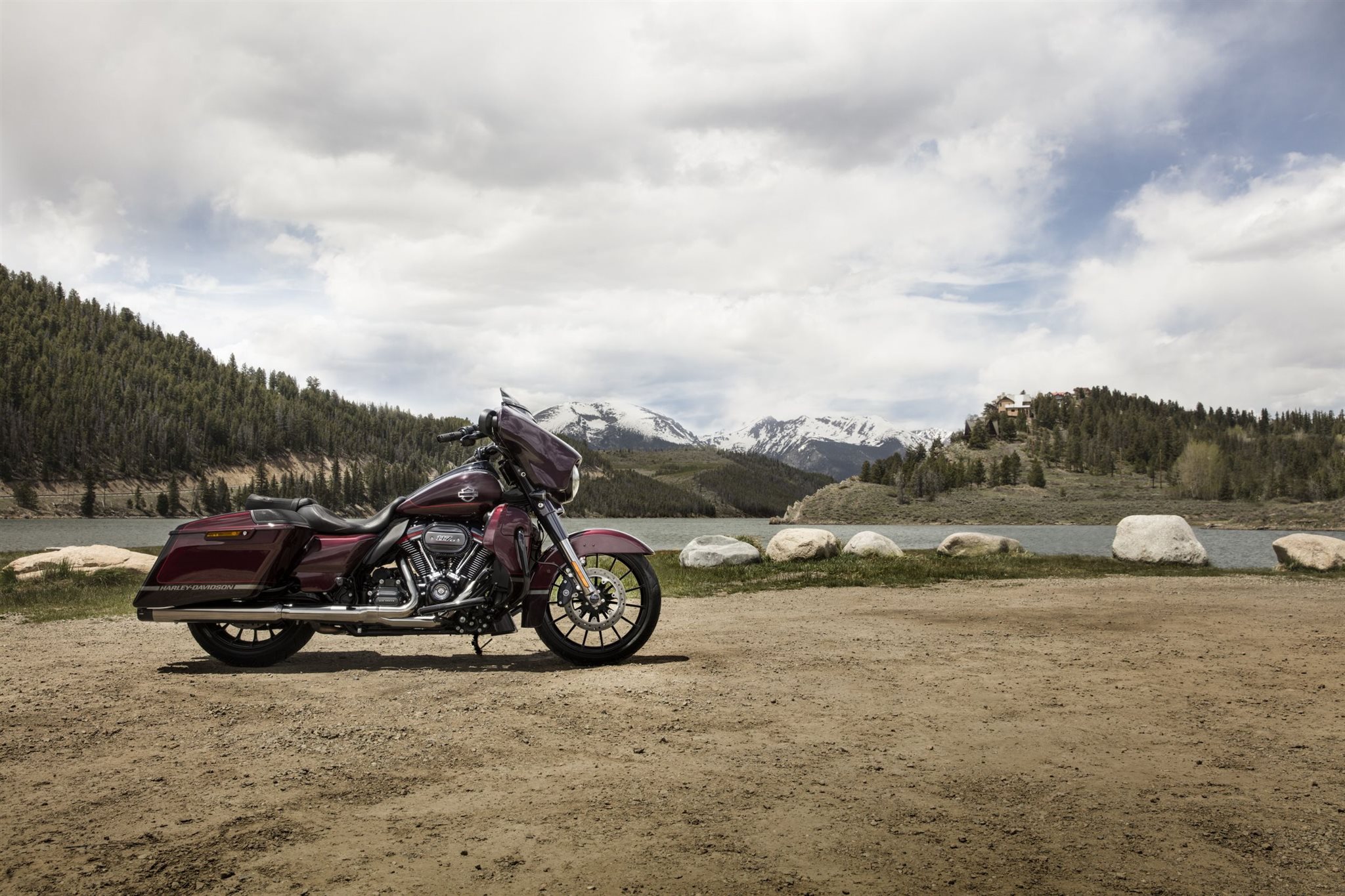 Motorrad Vergleich Triumph Rocket 3 GT 2023 Vs Harley Davidson CVO