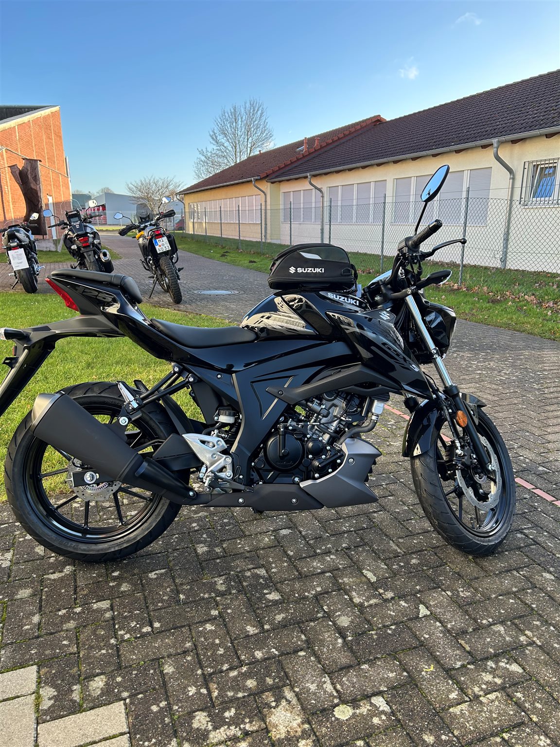 Verleihmotorrad Suzuki GSX S125 vom Händler Motorrad Matthies GmbH ab