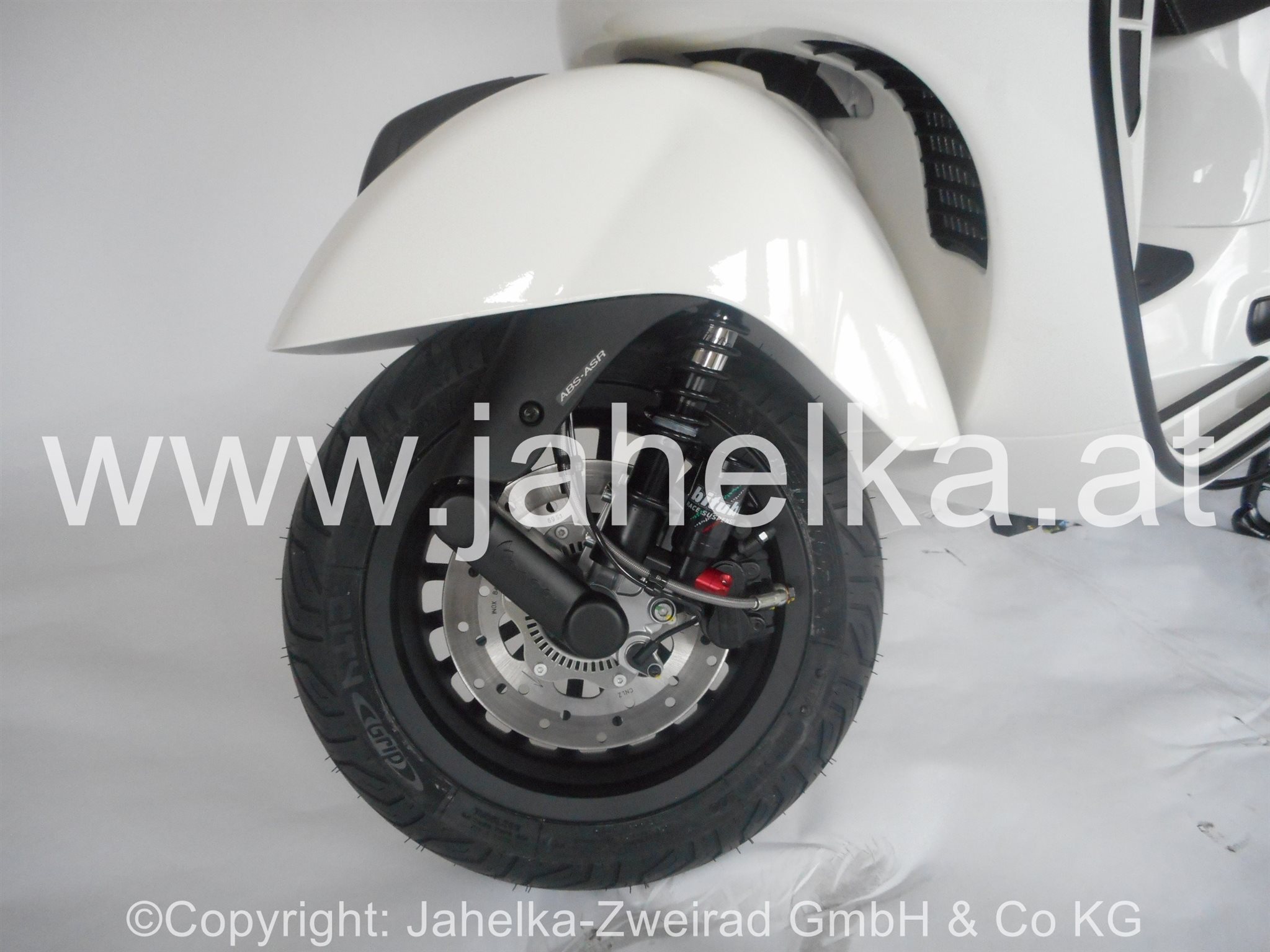 Details zum Custom-Bike Vespa GTS 300 i.e. Super Sport des