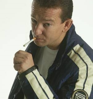 Bravomaxa fährt Aprilia Tuono auf Pirelli Diablo