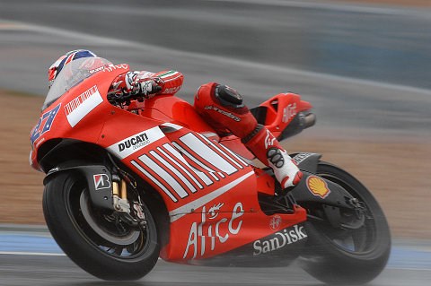 MotoGP - Freies Training: Stoner und Pedrosa bezwingen den Regen