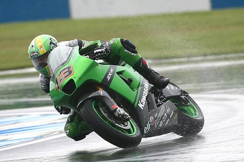 Donington, Warm Up: West beherrscht den Regen