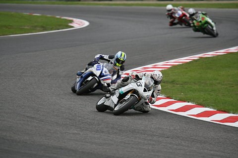 IDM Supersport: Penzkofer und Ivanov triumphieren