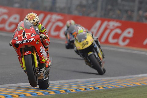 2. Training 250cc: Lorenzo arbeitet sich vor Dovizioso