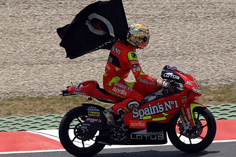 Rennen 250cc: Lorenzo holt einsamen Sieg