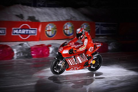 Wrooom hat begonnen: Mit der Ducati durch Schnee und Eis