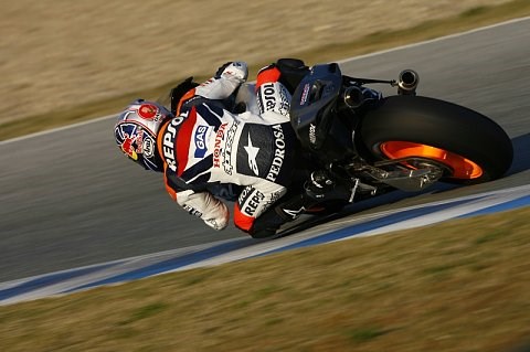 Pedrosa muss nachhause: Gebrochene Hand