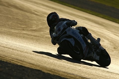 Sepang, Tag 2: De Puniet bleibt vorne