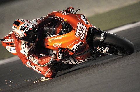 Gute Laune bei Ducati: Ein erfolgreicher erster Abend