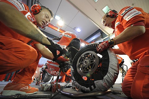 Bridgestone vs. Michelin: Sieg aus Japan - Masse aus Frankreich