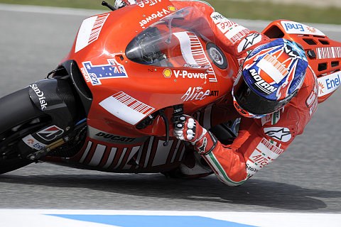 1. Training MotoGP: Stoner trotzt den Bedingungen