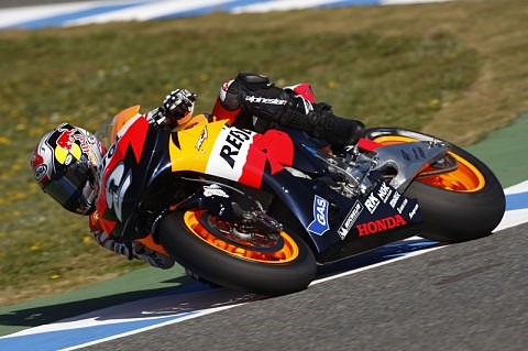 2. Training MotoGP: Pedrosa knapp vor Rossi