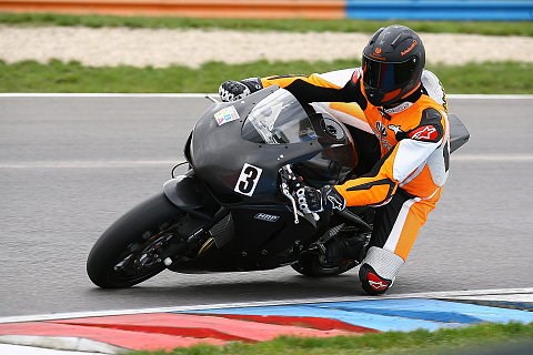 Schumacher muss ohne Decknamen fahren: Ein paar Runden im Nieselregen