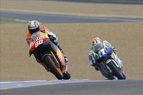 Simon überrascht mit Bestzeit: Lüthi im KTM-Sandwich