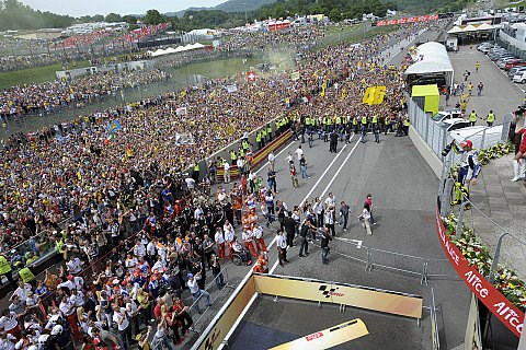 Rossi bleibt König von Mugello: Eine Sondervorstellung
