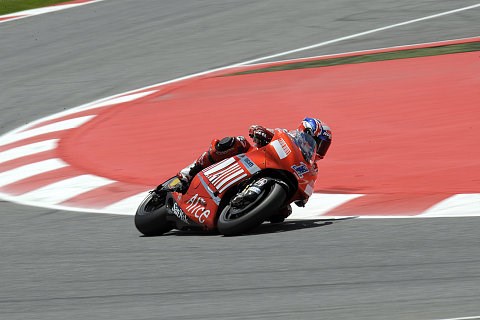 Stoner schlägt Pedrosa: Australische Pole in Barcelona