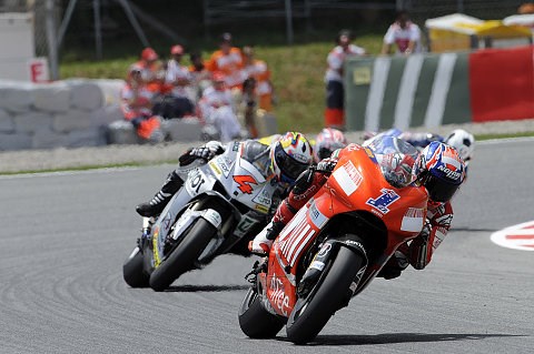 Stoner zurück beim neuen Motor: Einfach und süß