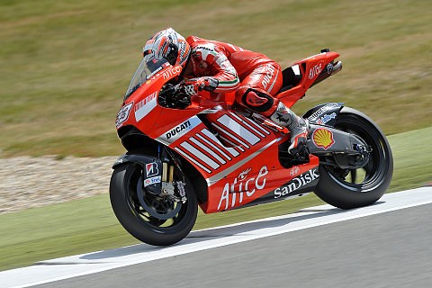 Doppeltes Trainings-Strahlen bei Ducati: Stoner konnte schneller, Melandri ging es gut