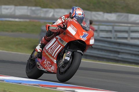 Stoner dominiert ersten Testtag: Auch nach dem Sturz stark