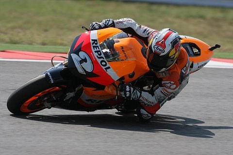 Pedrosa fährt mit Bridgestone Bestzeit: Fliegender Wechsel