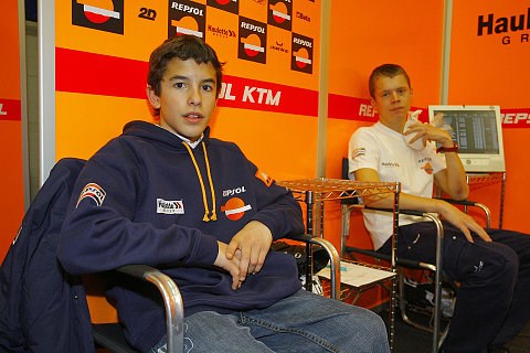 Marquez bestraft: Eine Sekunde und einen Platz zurück