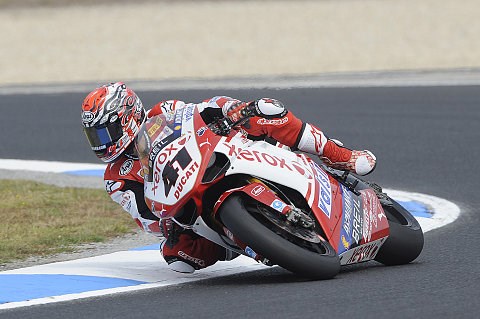 Erster Sieg der Saison geht an Noriyuki Haga: 0,032 Sekunden zwischen Haga und Neukirchner