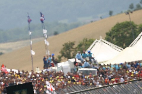 Strahlen bei Suzuki: Zwei fröhliche Piloten