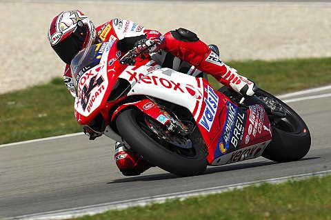 Fabrizio unterstreicht Form: Tom Sykes mischt sich unter die Spitze