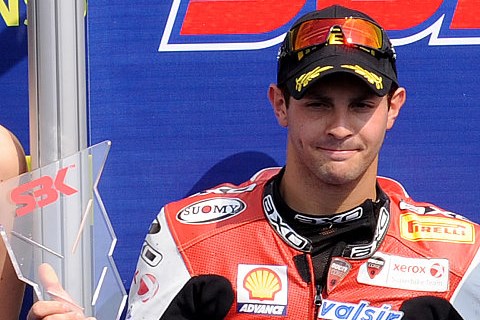 Fabrizio gewinnt Lauf 1 in Monza: Spies: Kein Sprit für Sieg