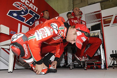 Casey Stoner hofft auf gutmütige Ducati: Das Unerwartete erwarten