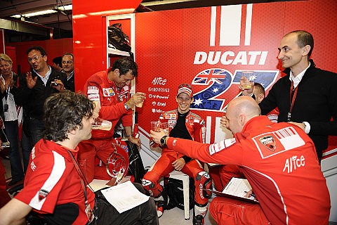 Stoner sieht Ducati in guter Situation: Der Test ist für alle gleich