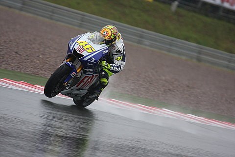 Yamaha-Doppel zufrieden mit Regenperformance: Plätze 3 & 5 in Ordnung für Rossi und Lorenzo